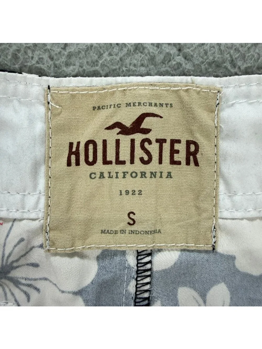 Hollister Board Shorts Mens Small S Navy Blue White Floral Surfing Swim Trunks